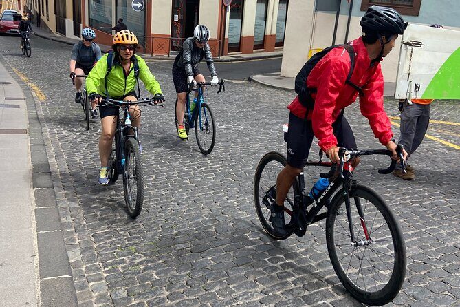 1/2 day guided roadbike tour - Meeting point in Puerto de la Cruz: easy to find, easy to start