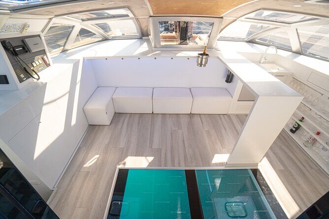 3 hrs. Whale Watching and Relaxing Chill Out Catamaran with glass floor - What the 30–45 minute southwest bay stop really gives you