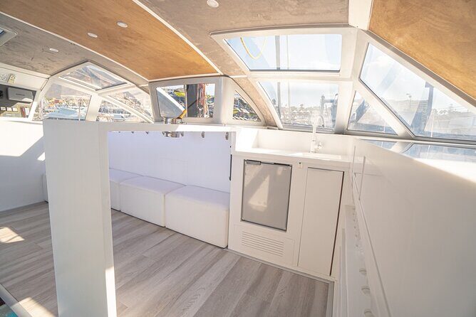3 hrs. Whale Watching and Relaxing Chill Out Catamaran with glass floor - The glass-floor catamaran: comfortable watching, not just sightseeing