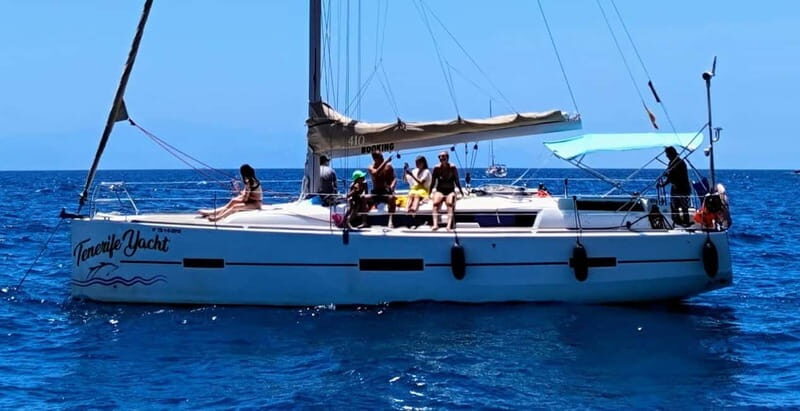 3h Whale watching Share Tour Costa Adeje Lina7 Mizendoha - A 12-meter sailing boat whale watch from Puerto Colón