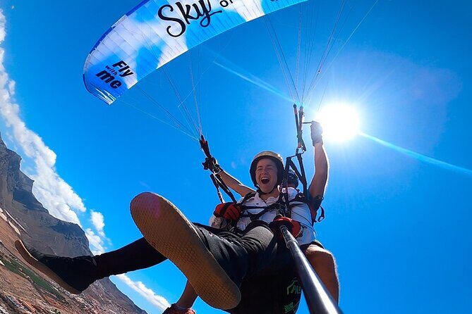Acrobatic Paragliding Flight with Spanish Champion in Tenerife - Entering the experience: confidence comes from the briefing