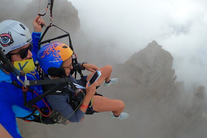 Acrobatic Paragliding Flight with Spanish Champion in Tenerife - Who this experience suits best (and weight limits you can’t ignore)