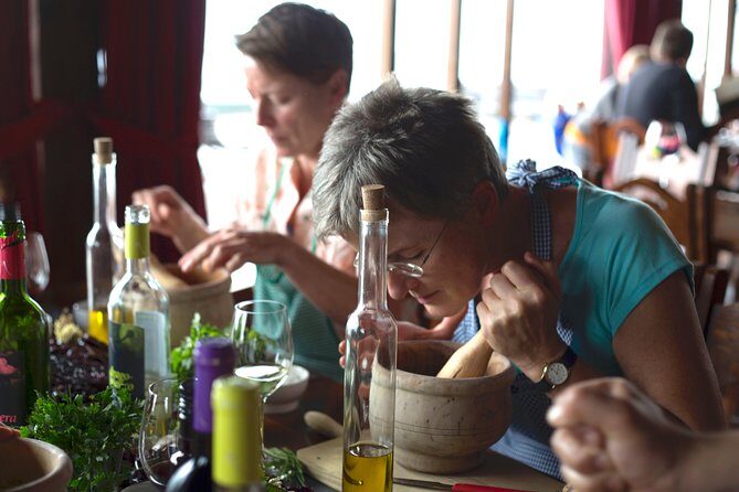 Bodegas Monje Winery Ticket w/Wine Tasting & Mojo Sauce Workshop - Bodegas Monje in El Sauzal: A Winery Visit With a Kitchen Finish