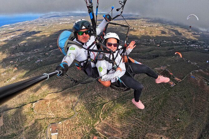 BRONZE tandem paragliding flight in South Tenerife, free pick up - Landing at La Caleta: Soft Sands and a Quick Shift from Flight to Feet