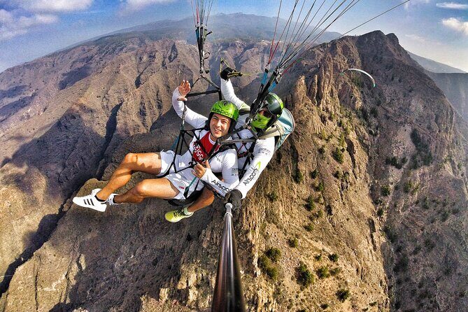 BRONZE tandem paragliding flight in South Tenerife, free pick up - Pilots and Professionalism: The Human Part That Makes It Feel Safe