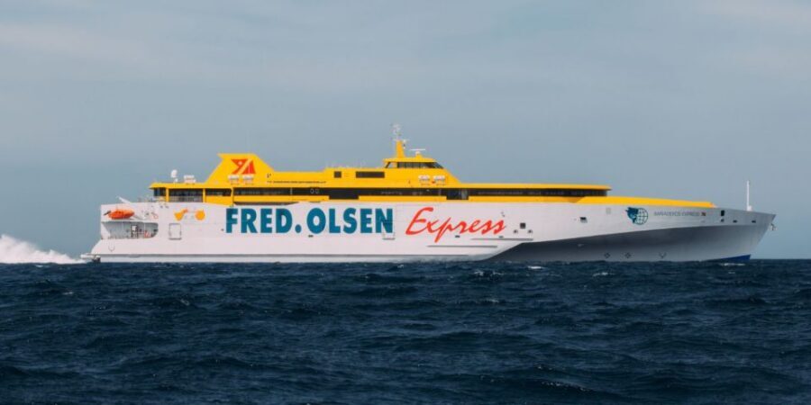 Canary Islands: Gran Canaria to Tenerife Ferry Ticket - Timing: How the 80 Minutes Work for a Two-Island Itinerary