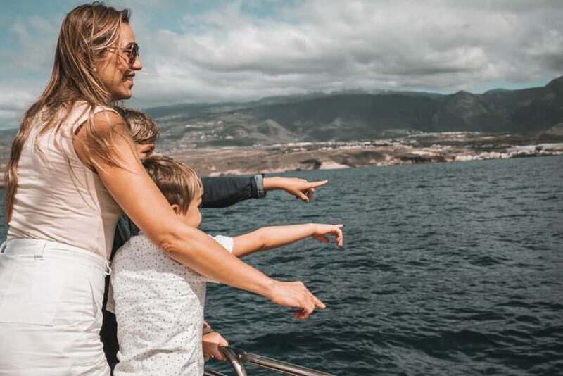 Costa Adeje: Catamaran Tour, Snorkelling, Snacks & Drinks - Snorkelling stop with included equipment: what to expect underwater