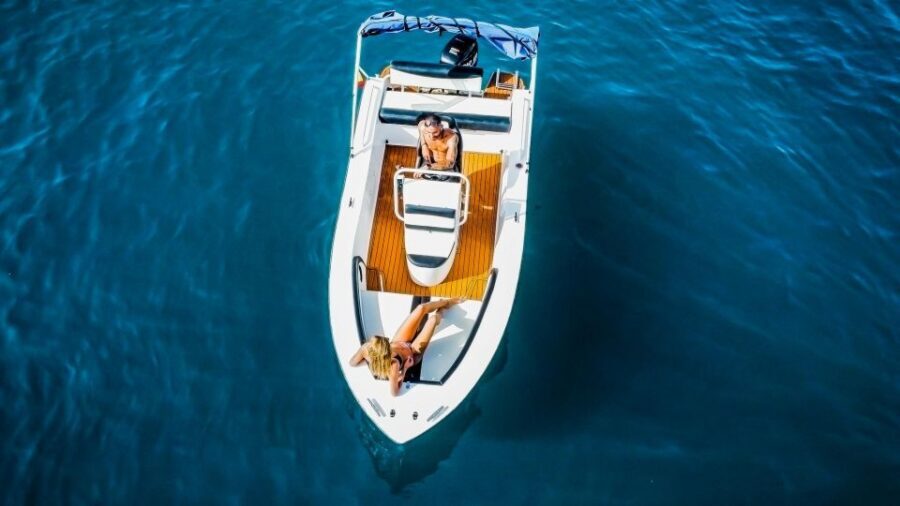 Flow into the ocean without license and discover Adeje - The briefing that makes “independent” feel practical