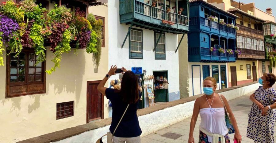 From Tenerife: Day Trip to La Palma Volcanic Landscapes - Santa Cruz de La Palma first: Santa María connection and the Castle of Santa Catalina