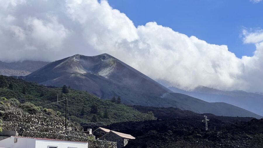 From Tenerife: Day Trip to La Palma Volcanic Landscapes - Tazacorte beach lunch: Palmero food close to the ocean