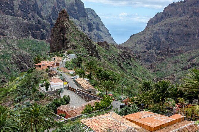 Full-Day Vip Masca and Teide Tour From South Tenerife - Mirador de Chipeque: where cloud shadows meet volcanic “badlands”
