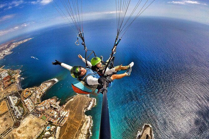 GOLD paragliding flight including videos/photos, t-shirt and a bottle of Cava - Safety and nerves: how the team keeps first-timers comfortable