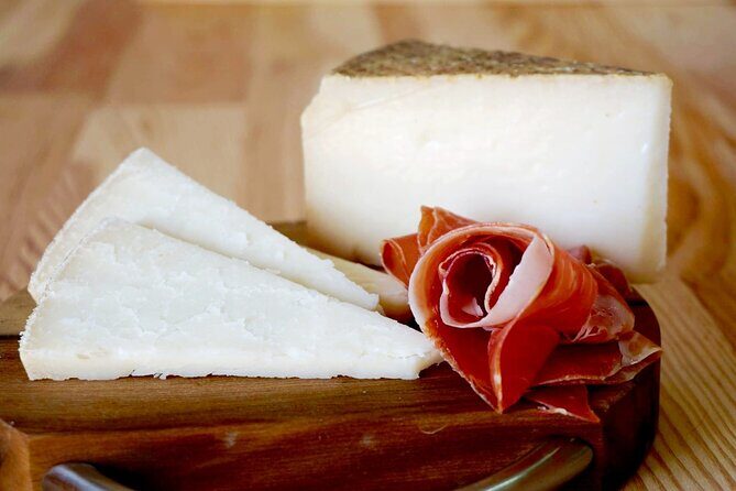 Guided Tour Montesdeoca Cheese Factory - Cheese and Wine Tasting - Key takeaways before you go