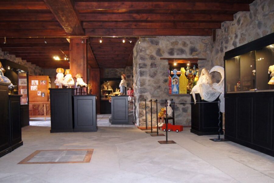 Icod de los Vinos: ARTlandya Doll World Entry Ticket & Tour - Who should book ARTlandya (and who might skip it)
