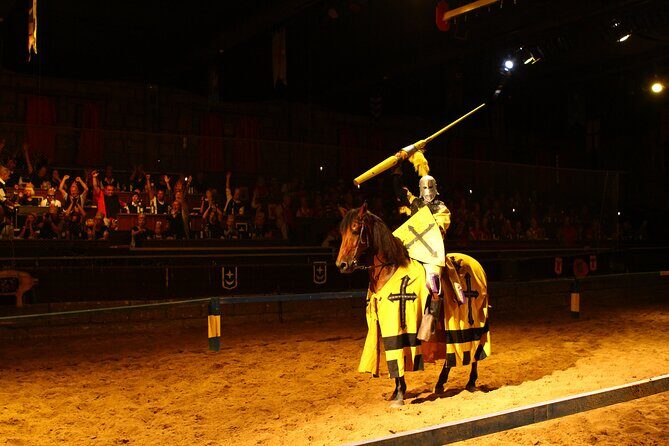 Medieval San Miguel castle with dinner-Show in South Tenerife - The Show: Yellow vs Black, Big Cheering, and Lots of Action