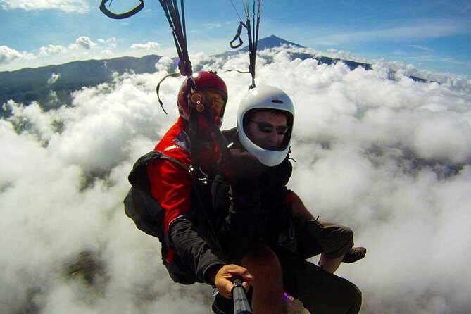Paragliding 1000 Meters - How the Briefing and Safety Gear Set the Tone