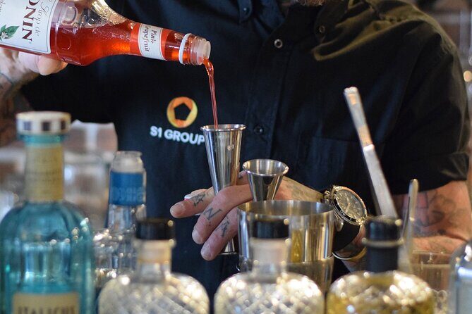 Professional Cocktail Masterclass - The Mixologist Factor: Friendly Staff and Real Personal Touch
