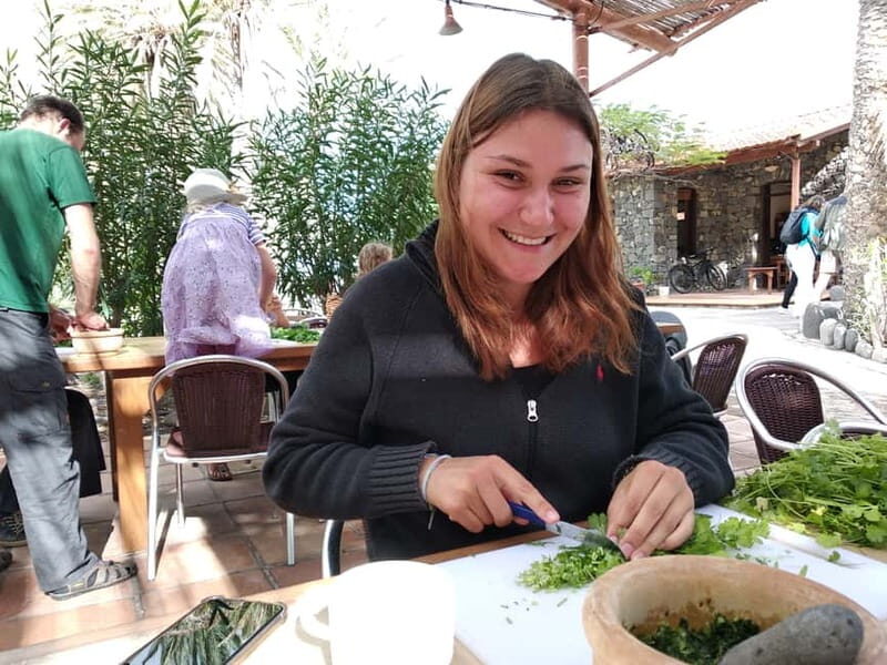 Rural Life Experience: Mojo Workshop and botanical Walk - Meeting Zdenka: Plants, Climate, and Real Local Questions