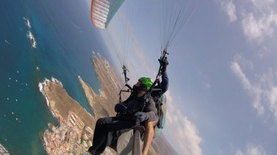 Santa Cruz de Tenerife: Acrobatic Paragliding Flight - Meeting point in Santa Cruz de Tenerife