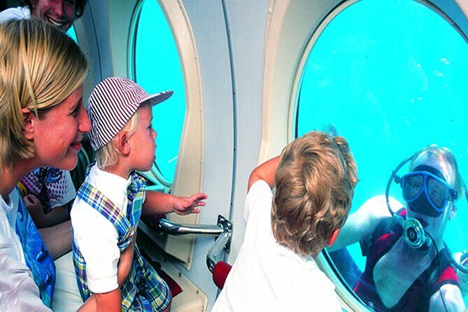Submarine tour Tenerife: a 1 hour underwater experience - The 1-hour timing that shapes the whole mood