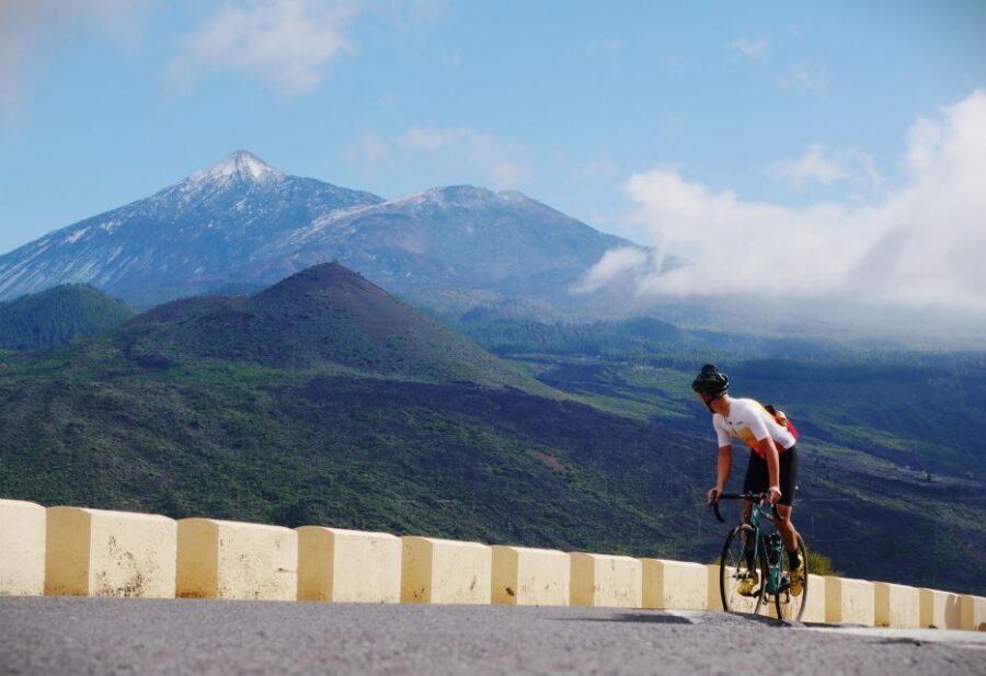 Teide Crater Tour - Electric Bike Tour - Above the clouds: refreshments and the first big Teide moments
