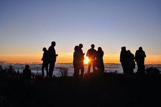 TEIDE NIGHT, Stargazing Bus Tour, Meal & Drinks included! - Sunset above the sea of clouds: the best kind of in-between moment