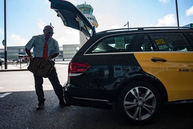 Tenerife Airport Transfer from South Airport (Reina Sofia) to South Area Hotels - From baggage claim to the desk in arrivals