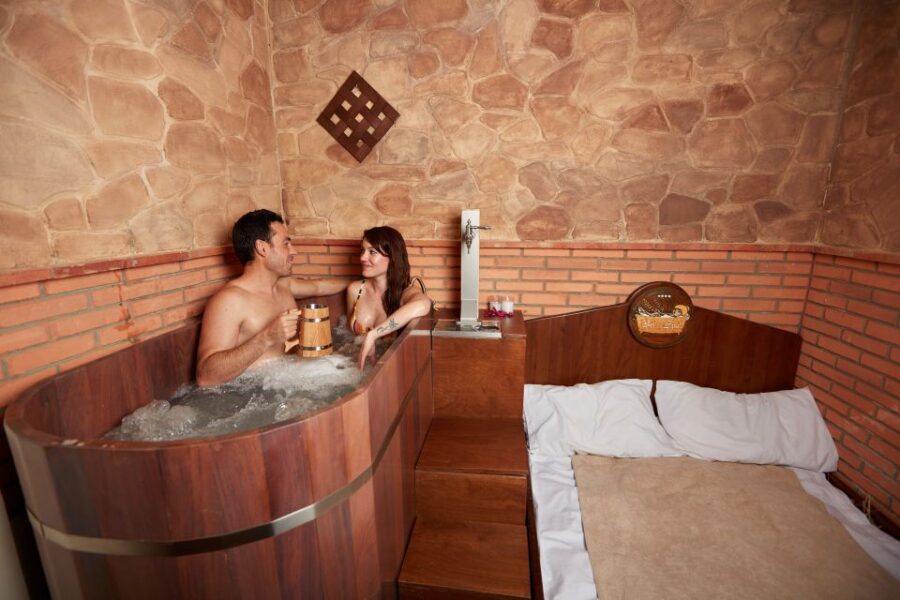 Tenerife: Beer Spa Experience with Tastings and Snacks - Add a massage if you want more time