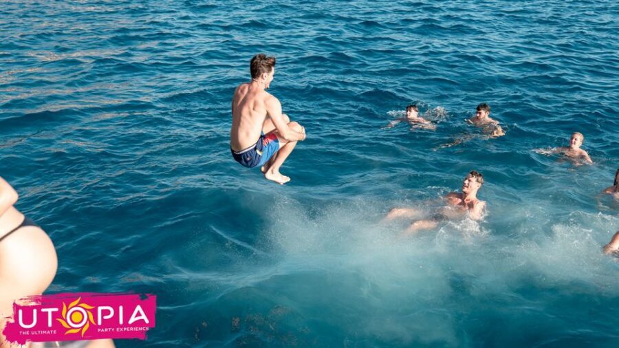 Tenerife: Boat Party with Open Bar and DJs - Catamaran or galleon style boat: built for a DJ crowd