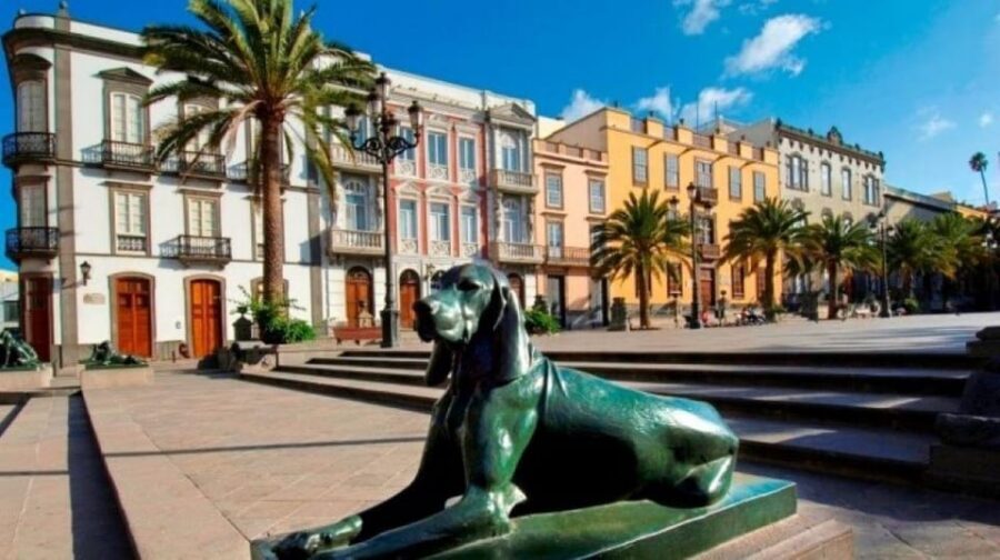 Tenerife: Gran Canaria Full-Day Guided Tour with Aquarium - Poema del Mar Aquarium: the curved glass and 3 themed worlds