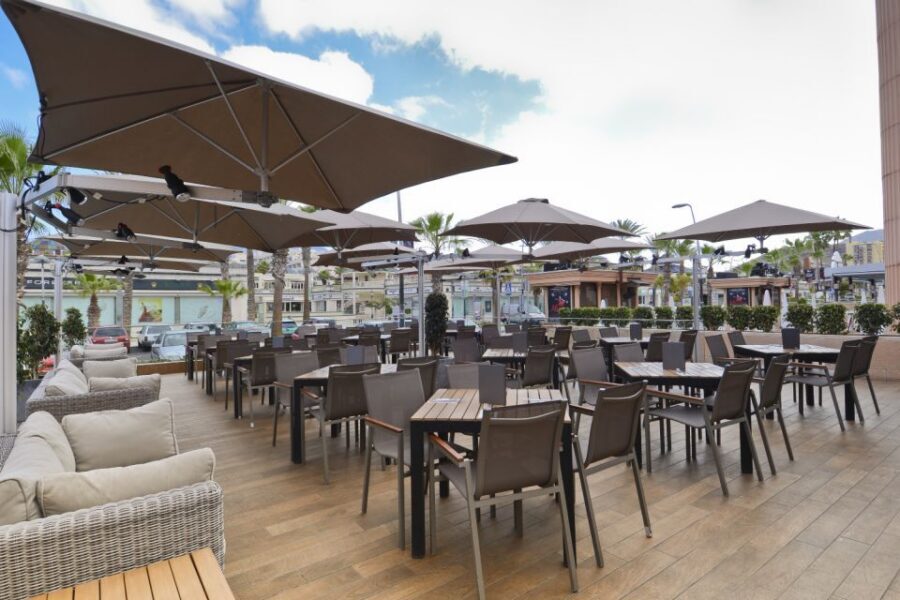 Tenerife: Hard Rock Cafe Set Menu Lunch or Dinner & Drink - Live rock music and the memorabilia shop: don’t rush the last 20 minutes
