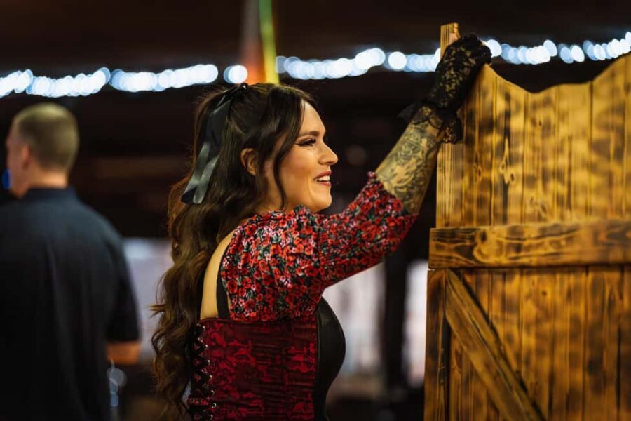 Tenerife : Musical show "the wild south" with dinner and transfer - Inside the Old West saloon vibe