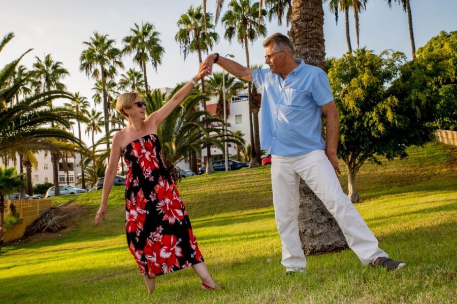 Tenerife: Professional Photo Shoot with 50 Photos - What to Wear and Bring for a Cool Evening Shoot