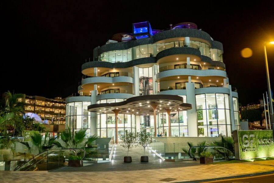Tenerife: Scandal Dinner Show Entry Ticket and 5-Course Meal - Price and value: what $106 buys you in Tenerife