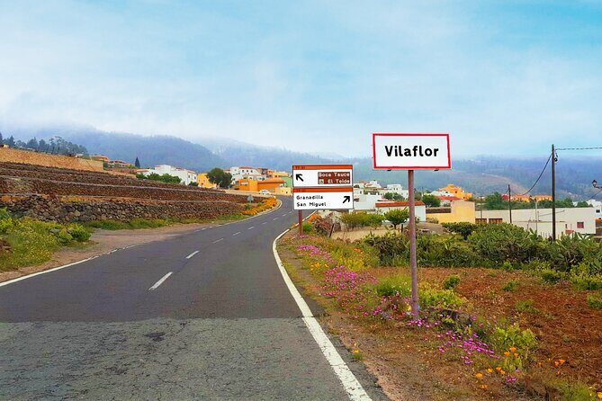 Volcano Teide National Park Guided Tour from Puerto de la Cruz - Tenerife North - Los Roques de García cliffs: the photo stop with old Spain nostalgia