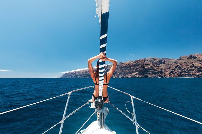 Whales & Dolphins watching in exclusive sailboat - Leaving Marina Puerto Colón: Getting on the Water Without the Fuss