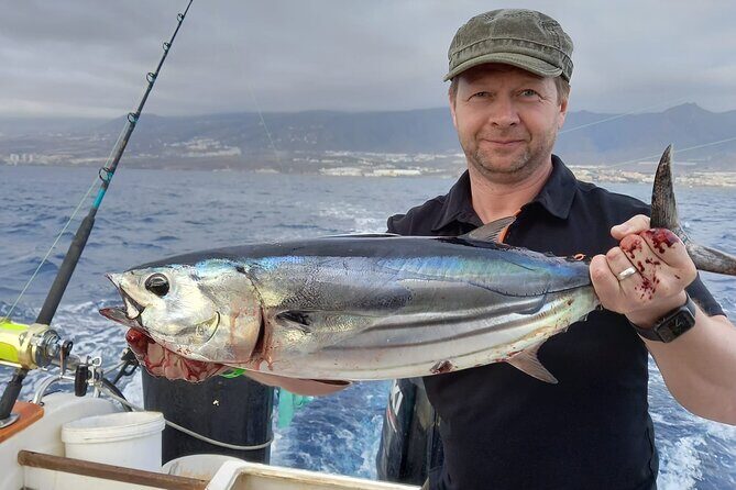 World Class Fishing Charter Trip in Tenerife - Drinks and snacks: what to expect without surprises